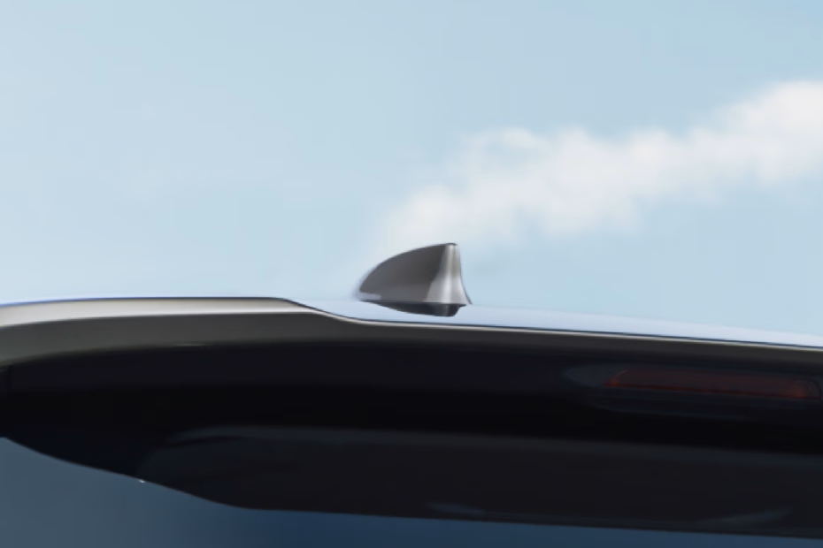 lexus-lm-antenna
